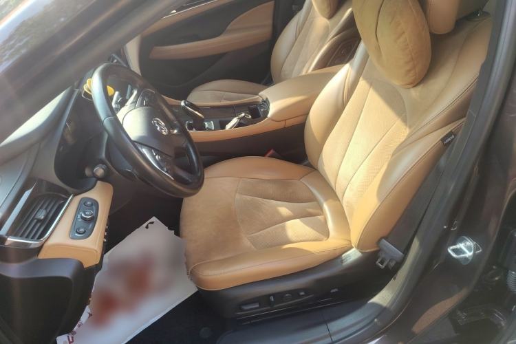 Used Buick LaCrosse 2018 28T Luxury Model Left Front Seat
