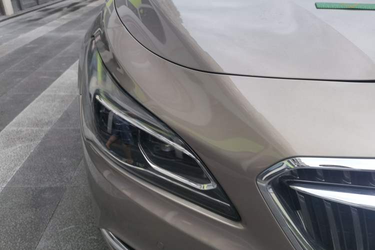 Used Buick LaCrosse 2018 28T Elite Edition Right Front Headlight