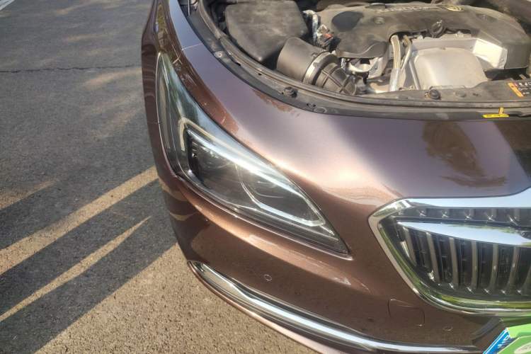 Used Buick LaCrosse 2018 28T Luxury Model Right Front Headlight