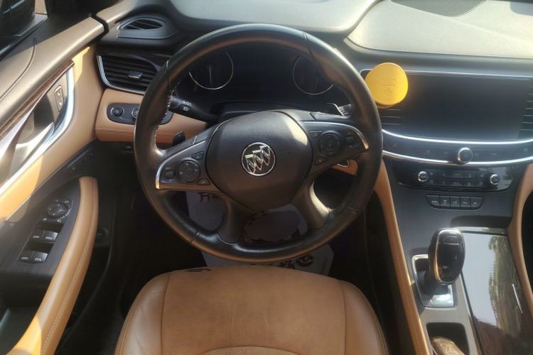 Used Buick LaCrosse 2018 28T Luxury Model Steering Wheel