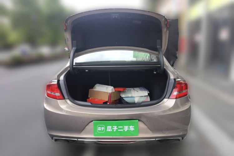 Used Buick LaCrosse 2018 28T Elite Edition Trunk