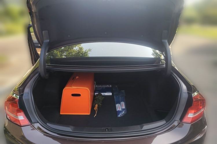 Used Buick LaCrosse 2018 28T Luxury Model Trunk