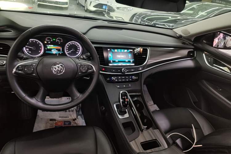 Used Buick LaCrosse 2018 20T Elite Edition Audio And AC Panel