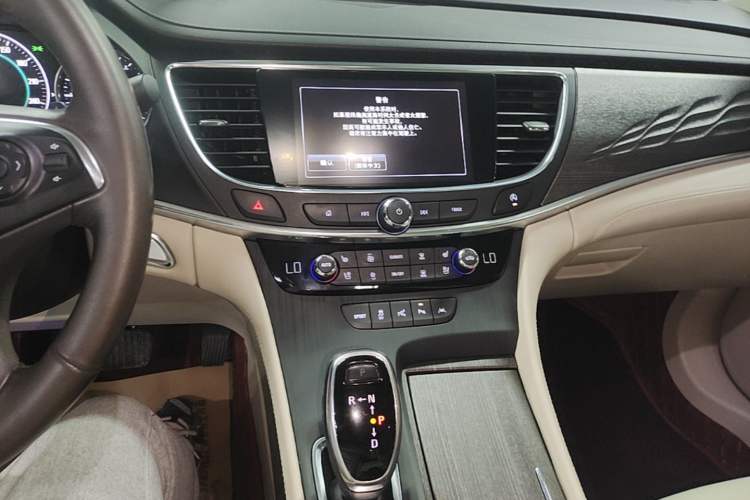 Used Buick LaCrosse 2018 28T Avenir Audio And AC Panel