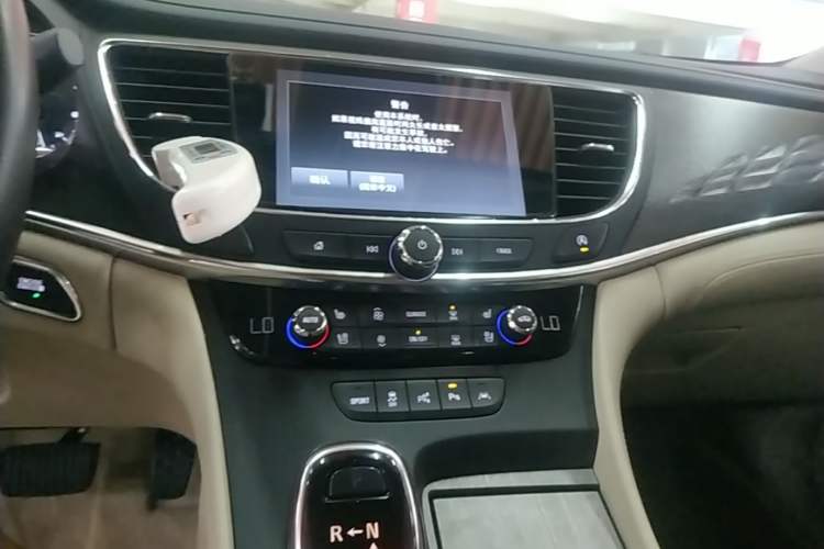 Used Buick LaCrosse 2018 28T Avenir Audio And AC Panel