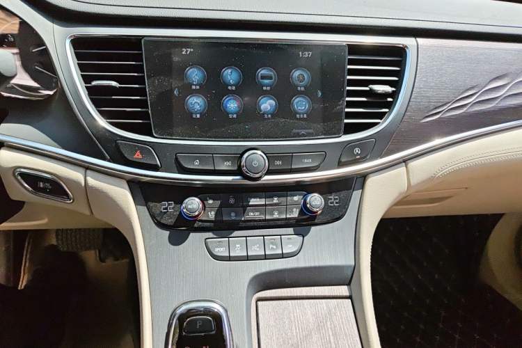 Used Buick LaCrosse 2018 28T Avenir Audio And AC Panel