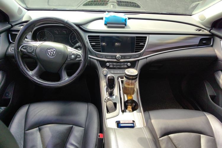Used Buick LaCrosse 2018 20T Elite Edition Center Console