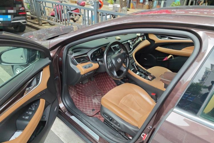 Used Buick LaCrosse 2018 28T Luxury Model Driver Seat