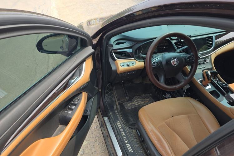 Used Buick LaCrosse 2018 20T Luxury Model Driver Seat