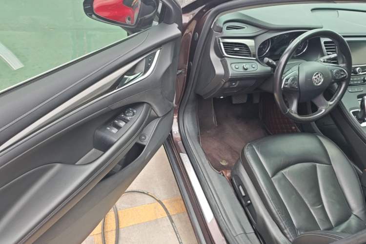 Used Buick LaCrosse 2018 20T Elite Edition Driver Seat