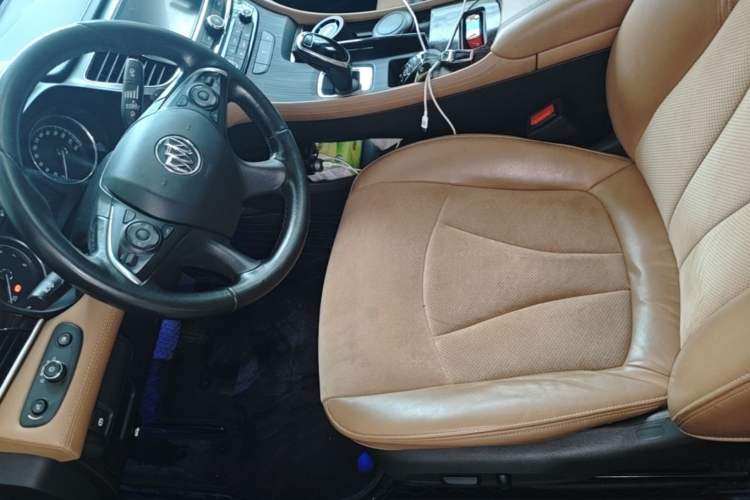Used Buick LaCrosse 2018 28T Elite Edition Driver Seat