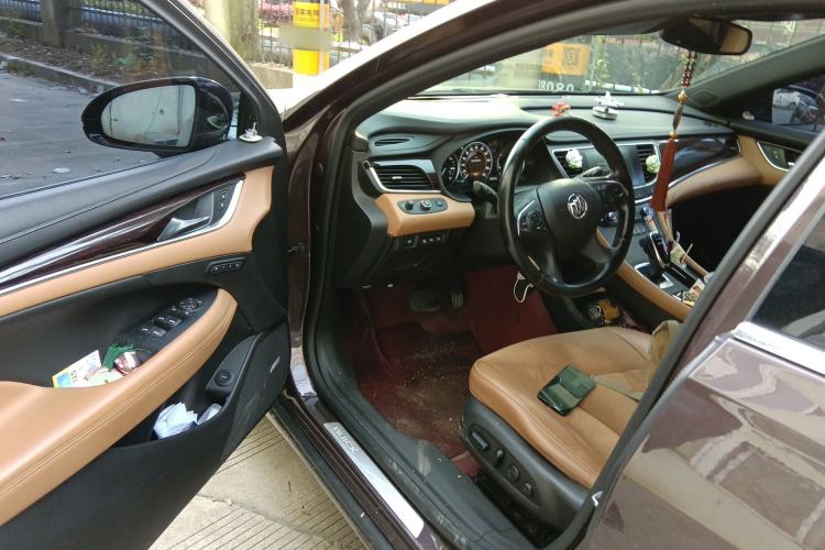 Used Buick LaCrosse 2018 28T Luxury Model Driver Seat