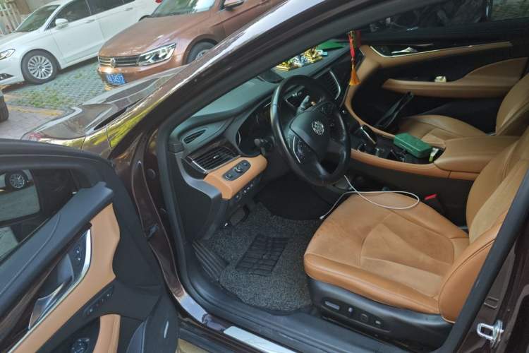 Used Buick LaCrosse 2018 28T Luxury Model Driver Seat