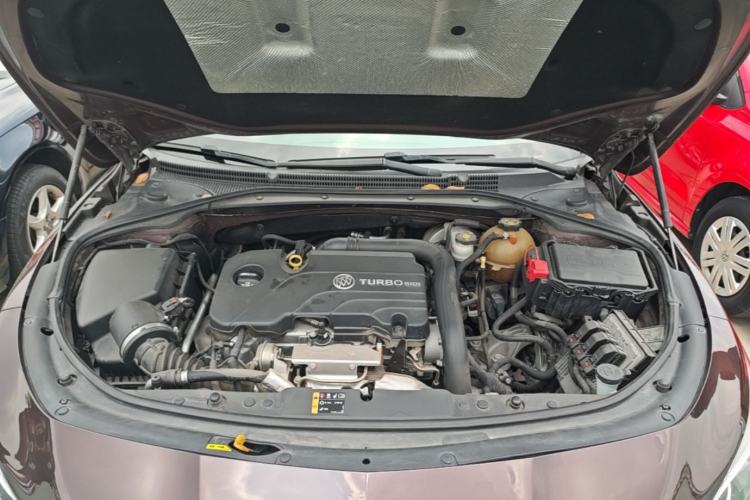 Used Buick LaCrosse 2018 20T Elite Edition Engine Bay