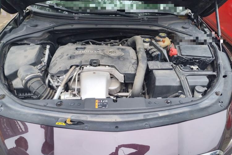 Used Buick LaCrosse 2018 28T Avenir Engine Bay