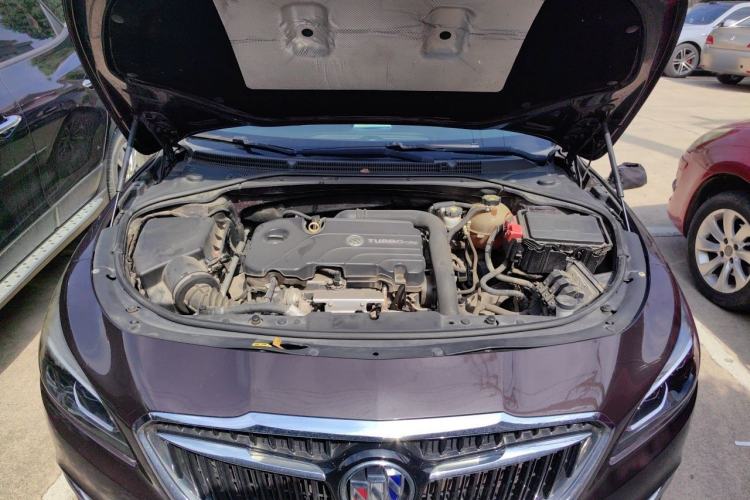 Used Buick LaCrosse 2018 20T Elite Edition Engine Bay