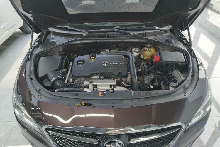 Used Buick LaCrosse 2018 20T Elite Edition Engine Bay