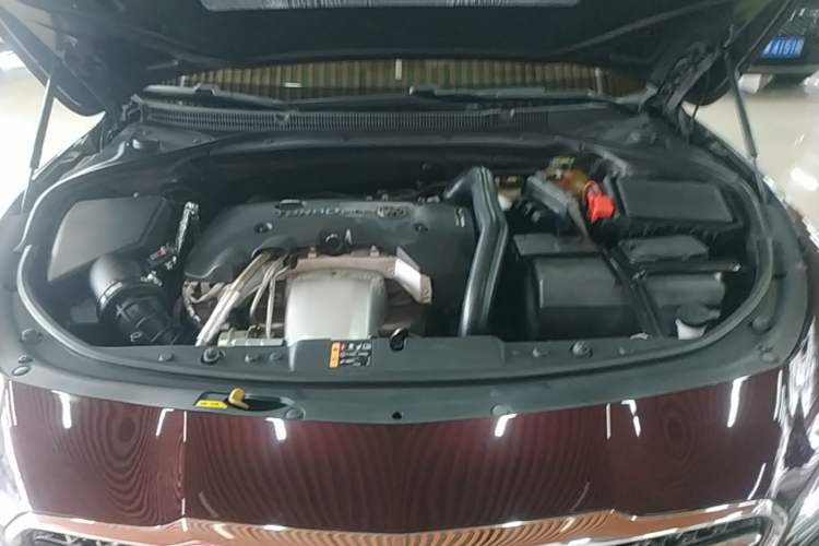 Used Buick LaCrosse 2018 28T Avenir Engine Bay