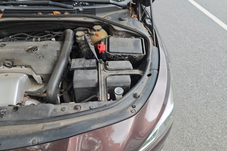 Used Buick LaCrosse 2018 28T Luxury Model Engine Bay Left