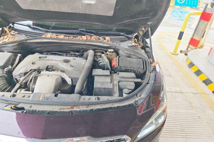 Used Buick LaCrosse 2018 28T Avenir Engine Bay Left