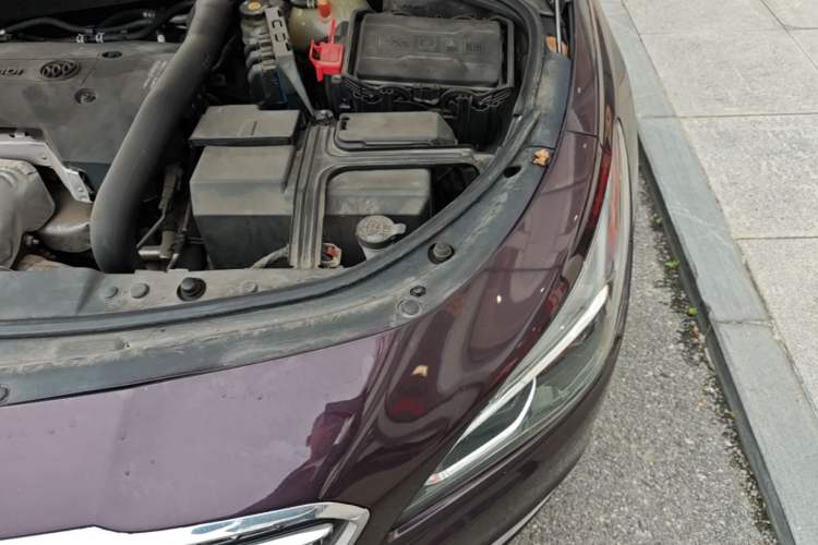 Used Buick LaCrosse 2018 28T Avenir Engine Bay Left