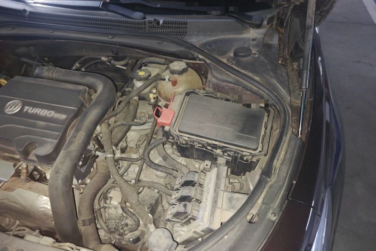 Used Buick LaCrosse 2018 20T Elite Edition Engine Bay Left