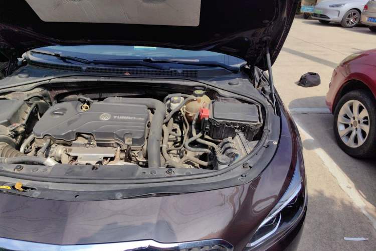 Used Buick LaCrosse 2018 20T Elite Edition Engine Bay Left