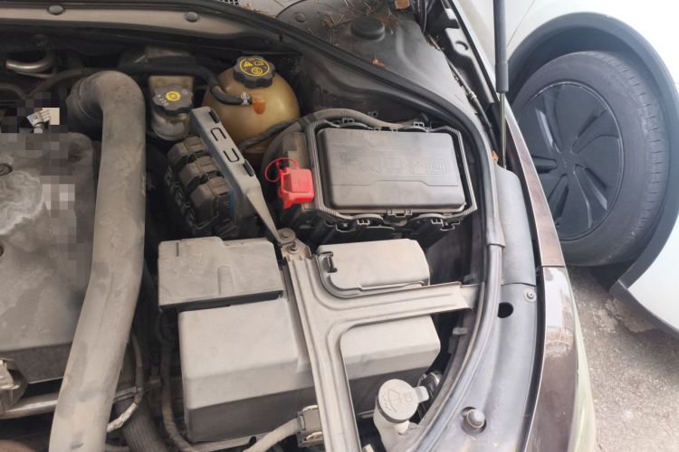 Used Buick LaCrosse 2018 28T Elite Edition Engine Bay Left