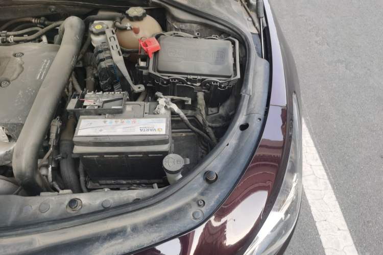 Used Buick LaCrosse 2018 28T Avenir Engine Bay Left
