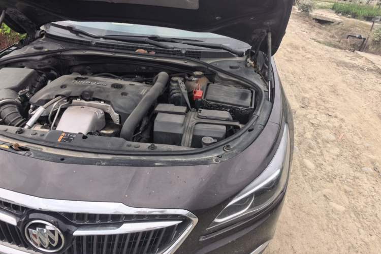 Used Buick LaCrosse 2018 28T Elite Edition Engine Bay Left