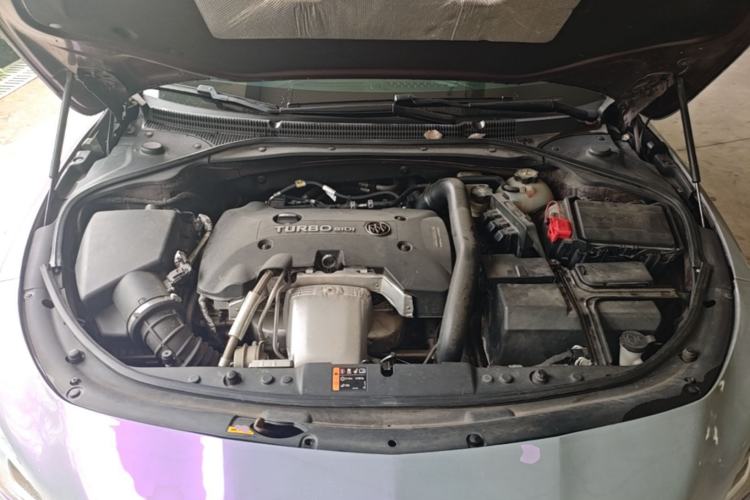 Used Buick LaCrosse 2018 28T Elite Edition Engine Bay