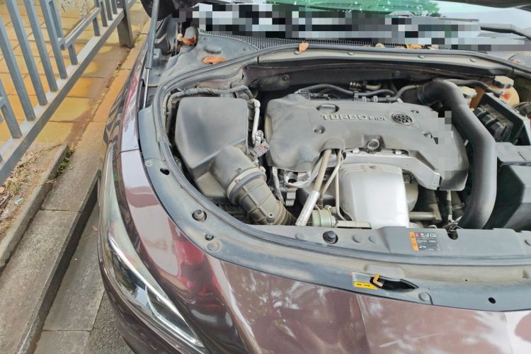 Used Buick LaCrosse 2018 28T Luxury Model Engine Bay Right