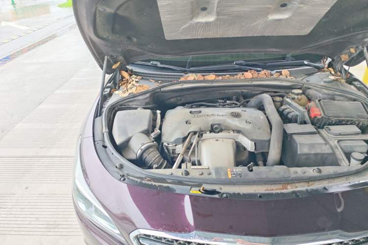 Used Buick LaCrosse 2018 28T Avenir Engine Bay Right