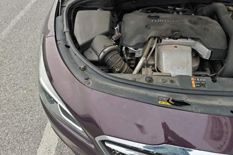 Used Buick LaCrosse 2018 28T Avenir Engine Bay Right