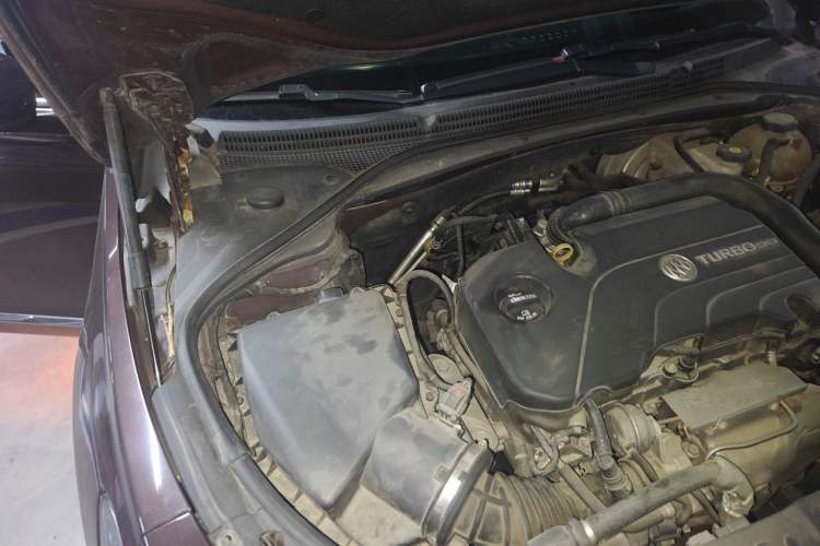Used Buick LaCrosse 2018 20T Elite Edition Engine Bay Right