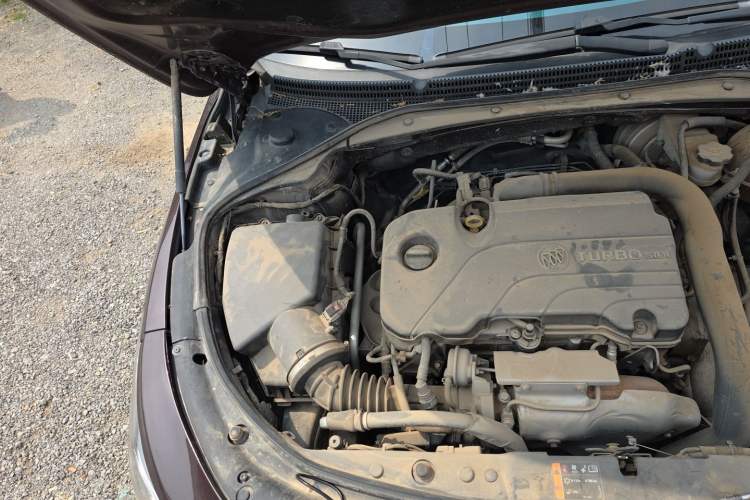 Used Buick LaCrosse 2018 20T Luxury Model Engine Bay Right