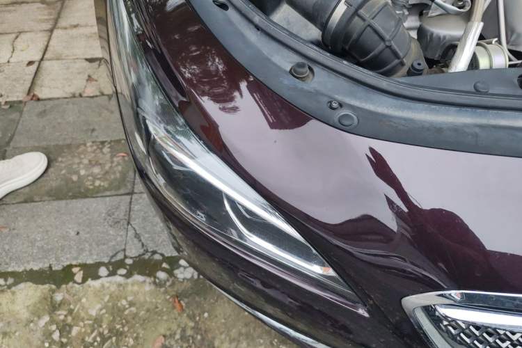Used Buick LaCrosse 2018 28T Avenir Engine Bay Right