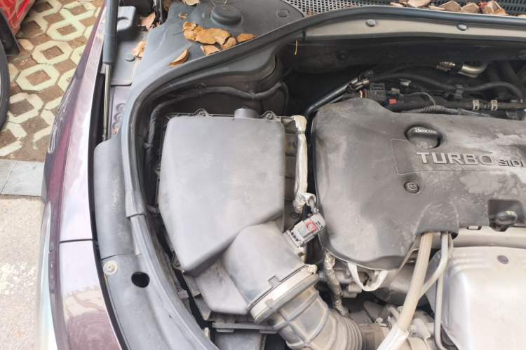 Used Buick LaCrosse 2018 28T Elite Edition Engine Bay Right