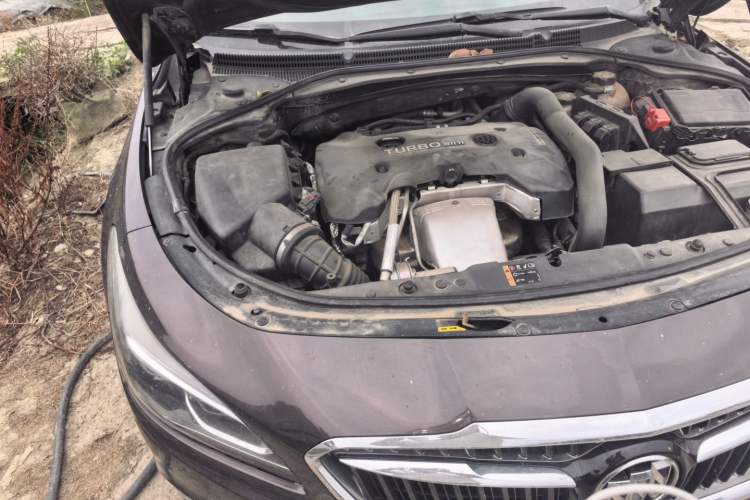 Used Buick LaCrosse 2018 28T Elite Edition Engine Bay Right