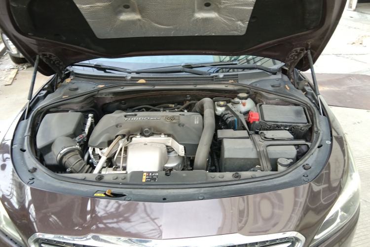 Used Buick LaCrosse 2018 28T Luxury Model Engine Bay