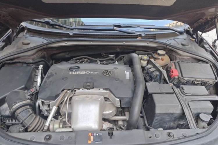 Used Buick LaCrosse 2018 28T Luxury Model Engine Bay