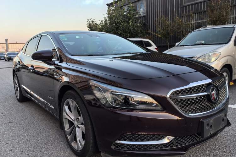 Used Buick LaCrosse 2018 28T Avenir Exterior 2