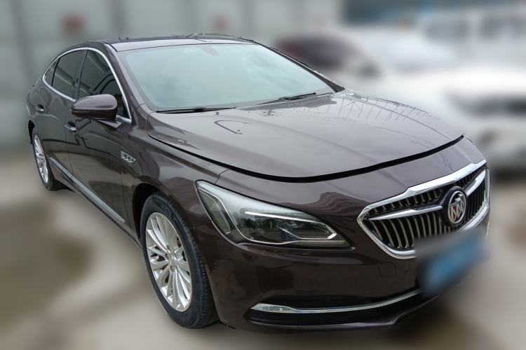 Used Buick LaCrosse 2018 28T Elite Edition Front Right 45 Deg