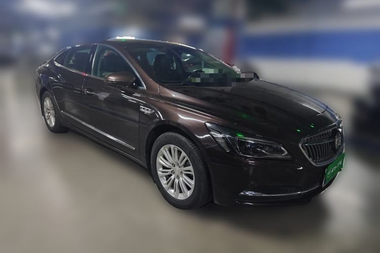 Used Buick LaCrosse 2018 20T Elite Edition Front Right 45 Deg
