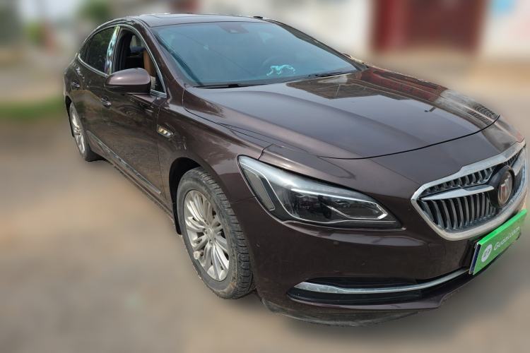 Used Buick LaCrosse 2018 20T Luxury Model Front Right 45 Deg