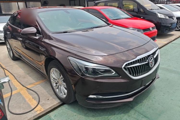 Used Buick LaCrosse 2018 20T Elite Edition Front Right 45 Deg