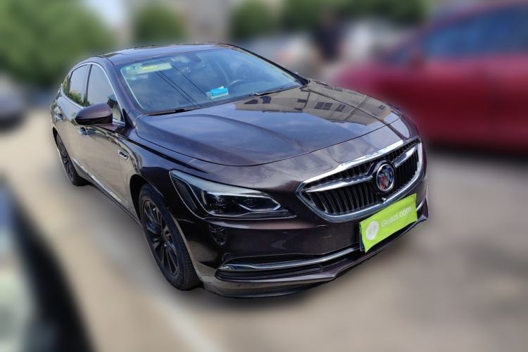 Used Buick LaCrosse 2018 20T Elite Edition Front Right 45 Deg