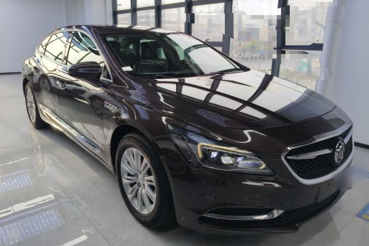 Used Buick LaCrosse 2018 20T Elite Edition Front Right 45 Deg
