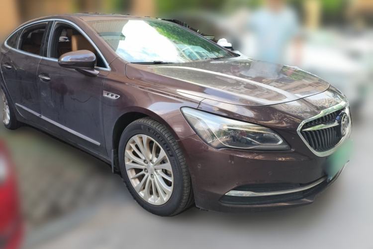 Used Buick LaCrosse 2018 28T Elite Edition Front Right 45 Deg