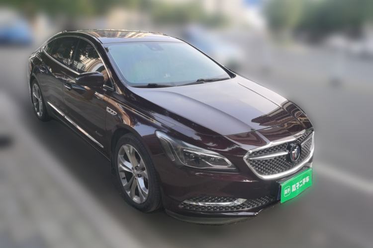 Used Buick LaCrosse 2018 28T Avenir Front Right 45 Deg